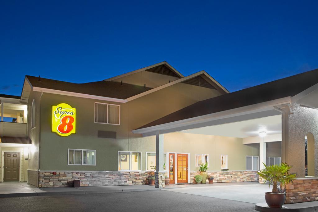 Super 8 By Wyndham Fortuna Zewnętrze zdjęcie